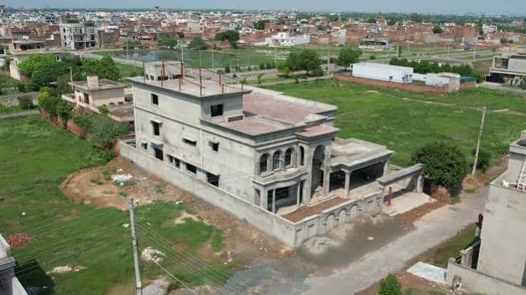 What Factors Affect Grey Structure Cost in Real Estate?